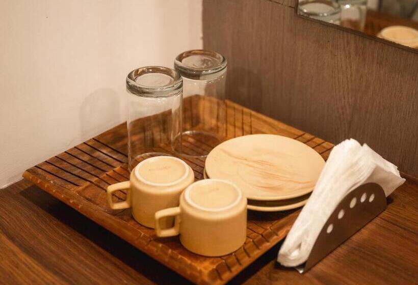 Отель Evershine Stay