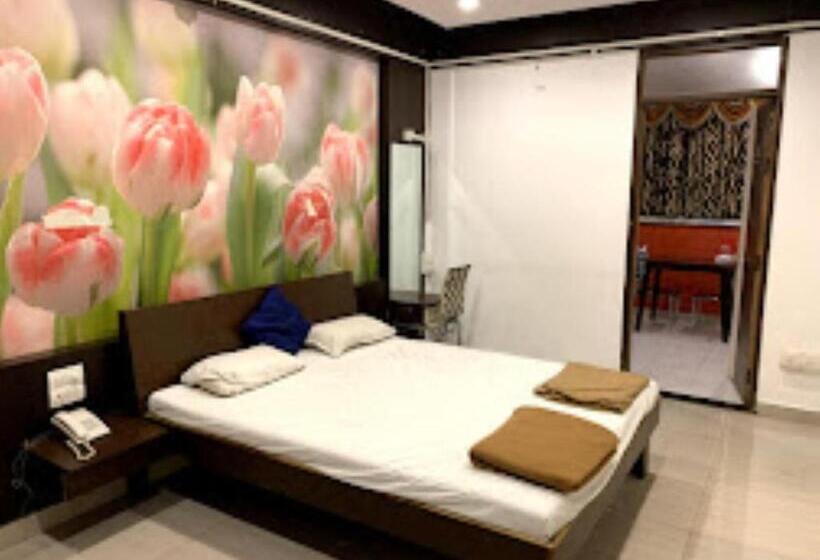 호텔 Maratha Palace,satara