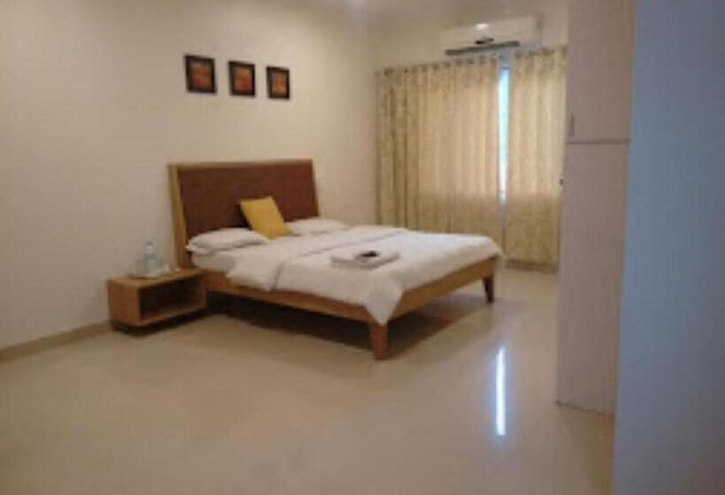 호텔 Maratha Palace,satara