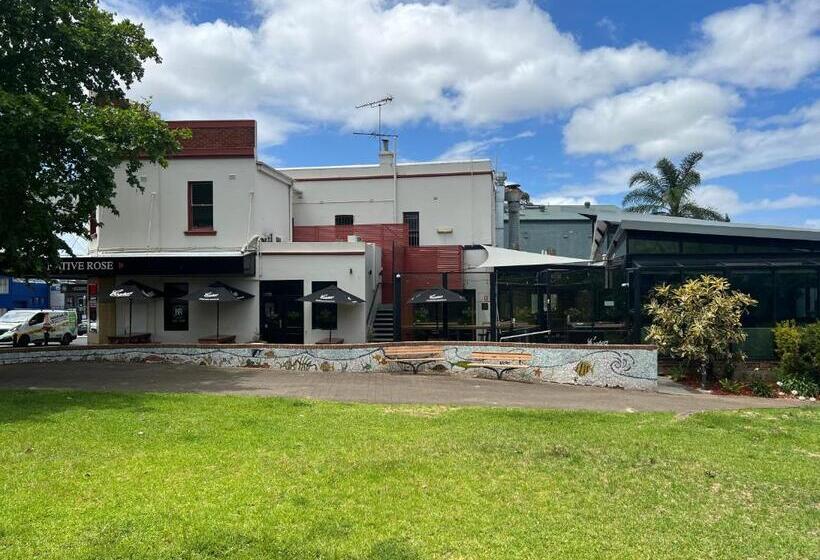 فندق Native Rose