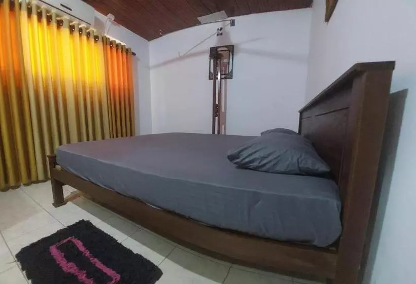 ホテル Shani Residence
