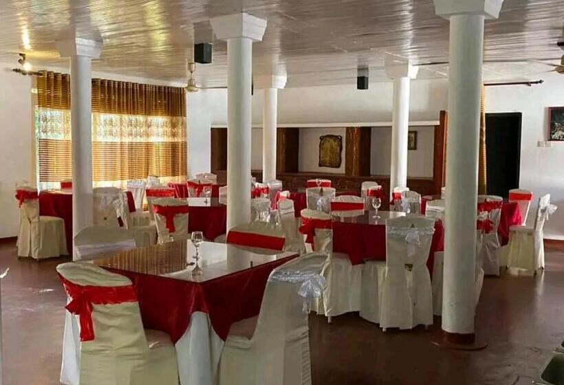 ホテル Shani Residence