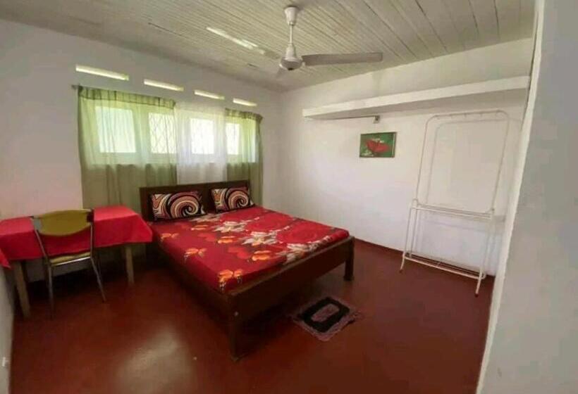 ホテル Shani Residence