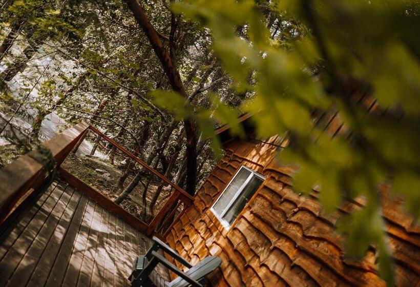 Page S Resort & Marina