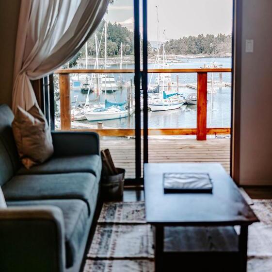 Page S Resort & Marina