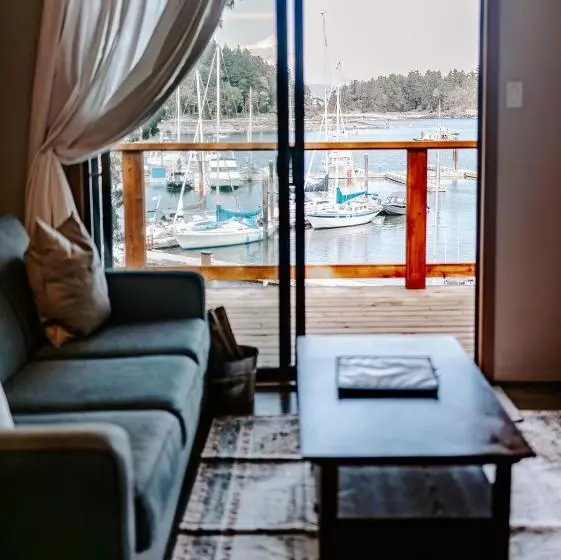 Page S Resort & Marina