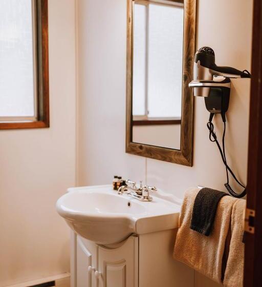 Page S Resort & Marina