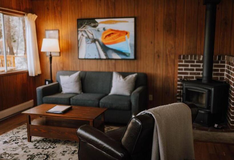 Page S Resort & Marina