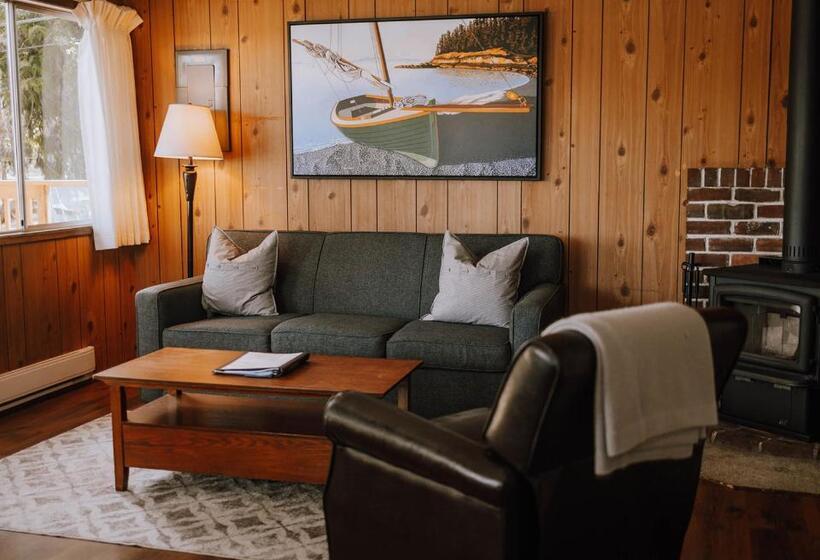 Page S Resort & Marina