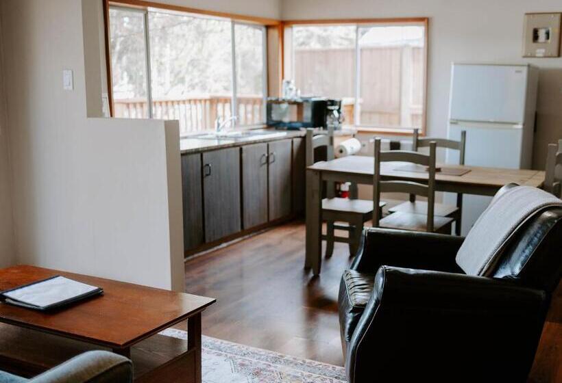 Page S Resort & Marina