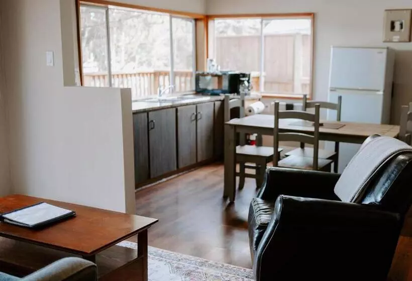 Page S Resort & Marina