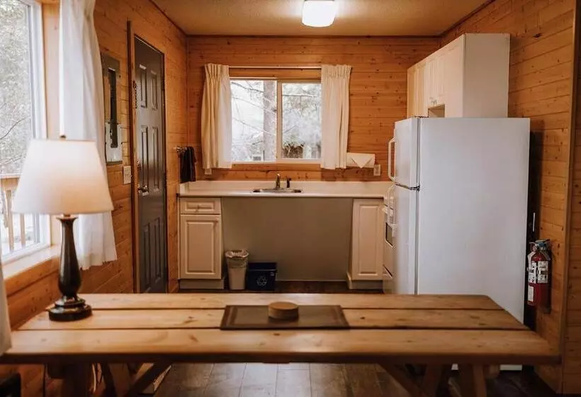 Page S Resort & Marina