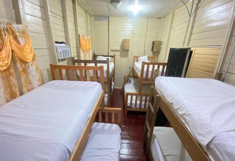 پانسیون Hostal Caribbean Beach