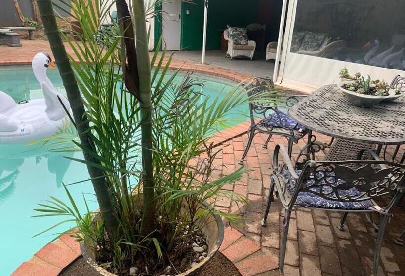 بنسيون On The Beach