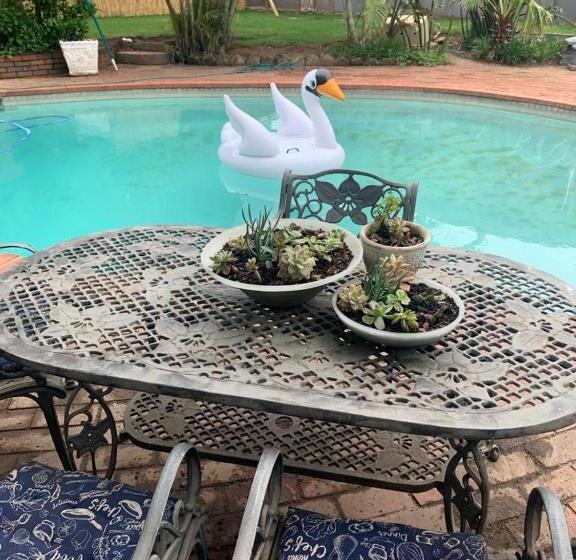 بنسيون On The Beach