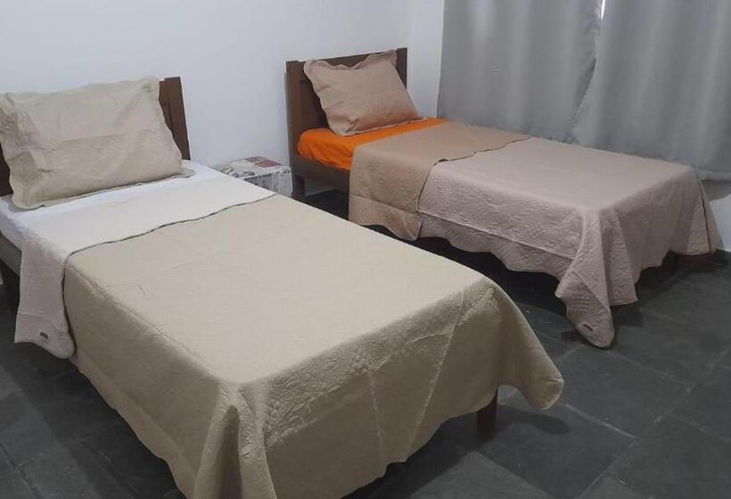 膳宿费 Quarto Com Quatro Camas De Solteiro