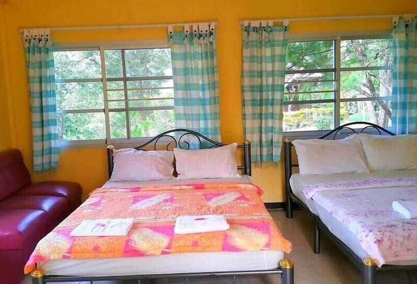 Lomakeskus Viewsuay Farsai Wangnamkaew