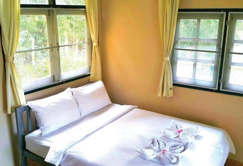 Lomakeskus Viewsuay Farsai Wangnamkaew