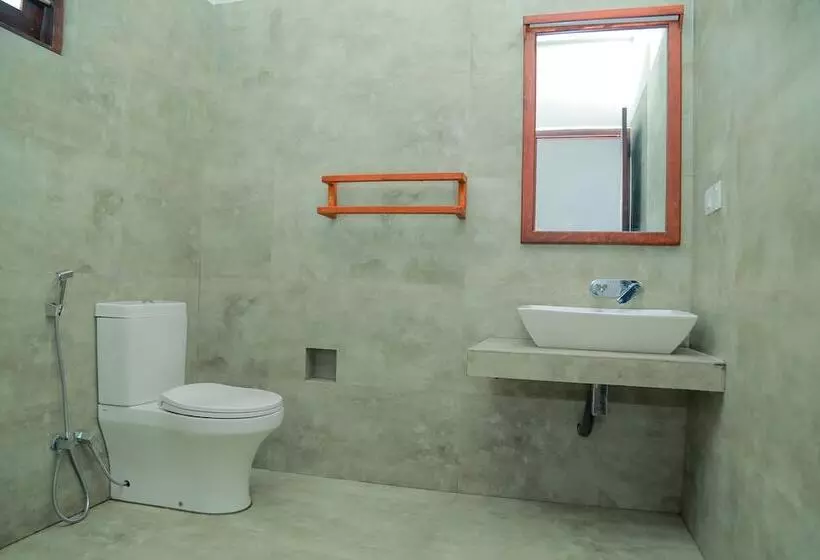 Travellers Hotel Hikkaduwa