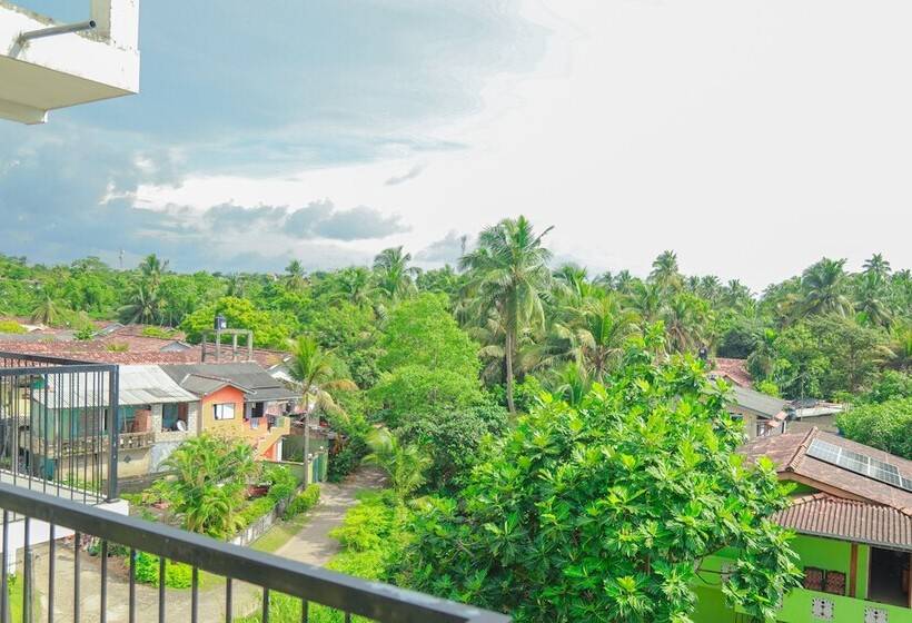 Travellers Hotel Hikkaduwa