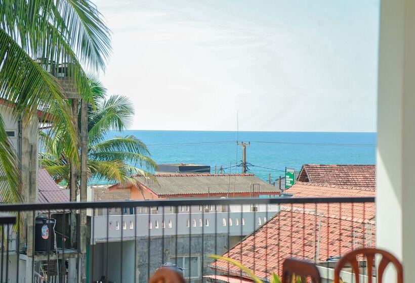 Travellers Hotel Hikkaduwa