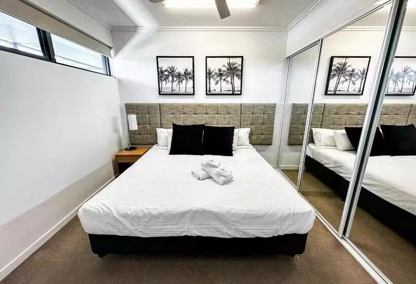 Whitsunstays   The Regal