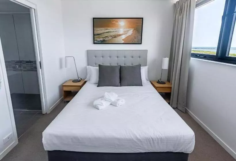 Whitsunstays   The Regal