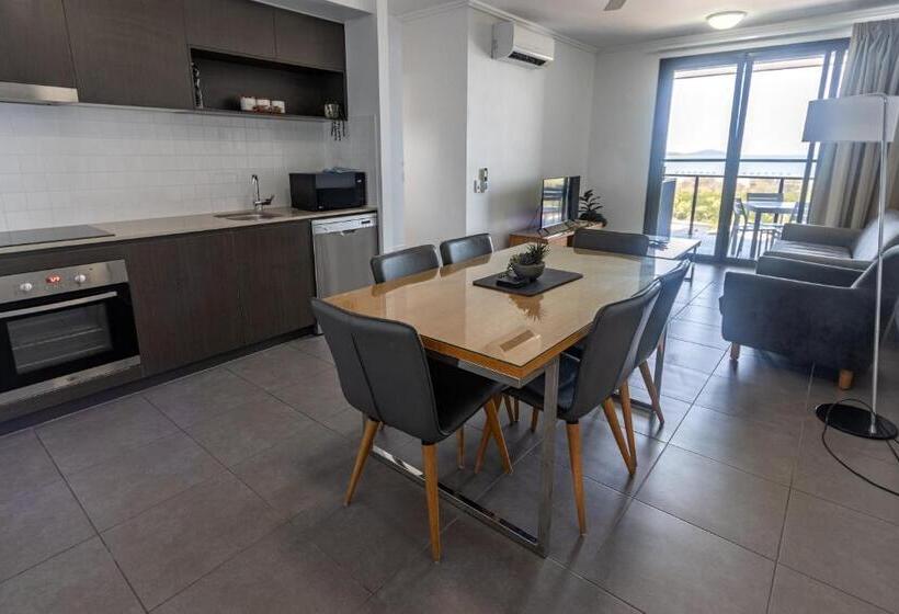 Whitsunstays   The Regal