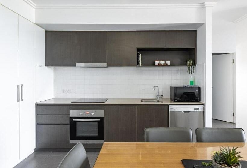 Whitsunstays   The Regal