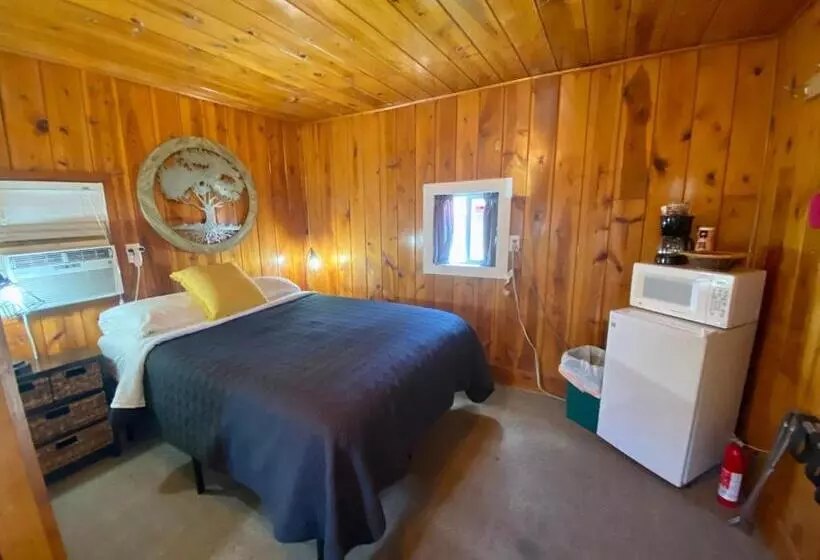 ユースホステル Cabin 8 At Horse Creek Resort
