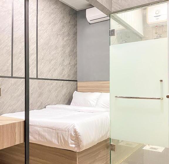 ユースホステル Djuragan Kamar Suhat