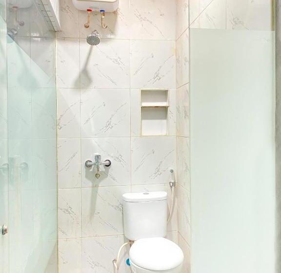 ユースホステル Djuragan Kamar Suhat