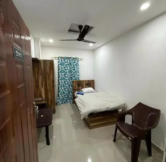 ホテル Always Living Jorhat
