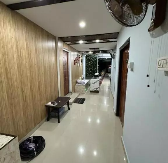 ホテル Always Living Jorhat
