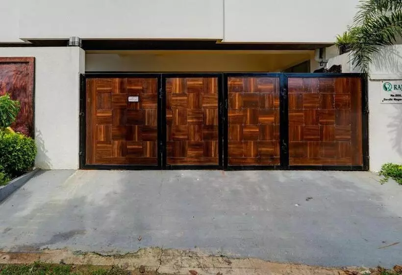 Hotelli Collection O Inn Ecr