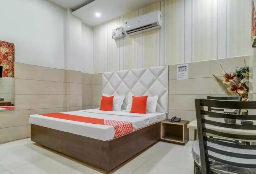 Hotelli Grand
