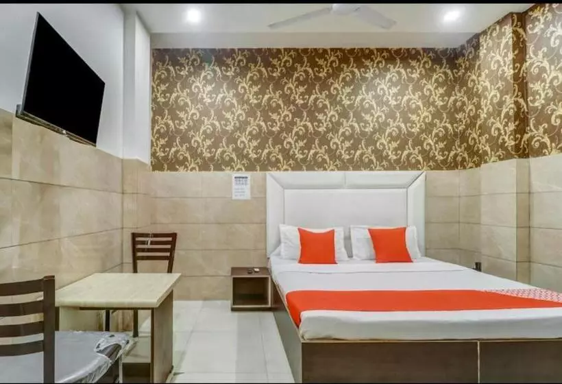 Hotelli Grand