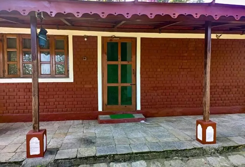 ホテル Himalayan Village Soanapani