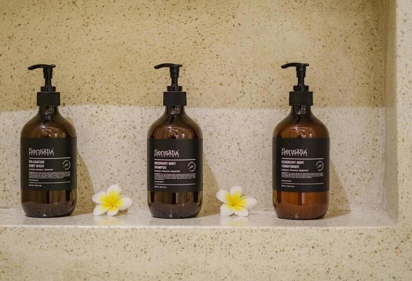 Отель Jungleight Bali