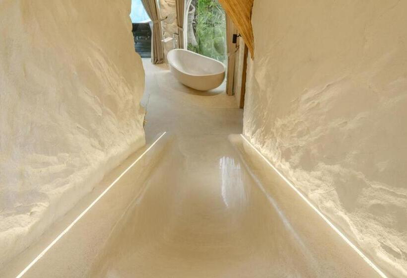 Отель Jungleight Bali