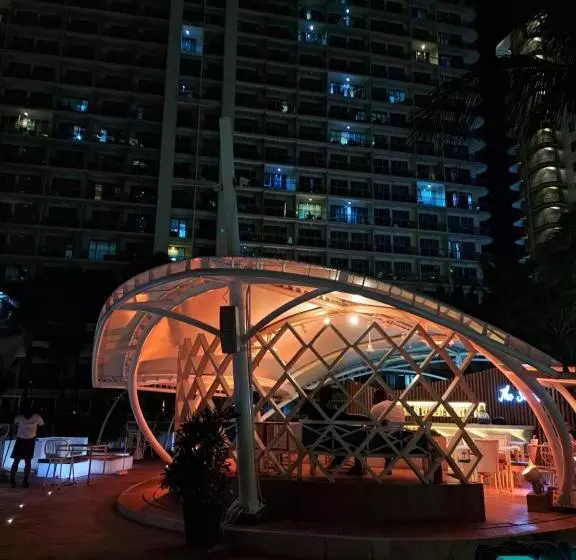ホテル La Casa Ysabela   Azure Urban Resort Metro Manila Staycation