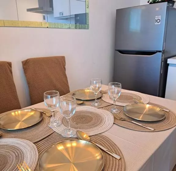 ホテル La Casa Ysabela   Azure Urban Resort Metro Manila Staycation
