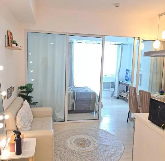 ホテル La Casa Ysabela   Azure Urban Resort Metro Manila Staycation