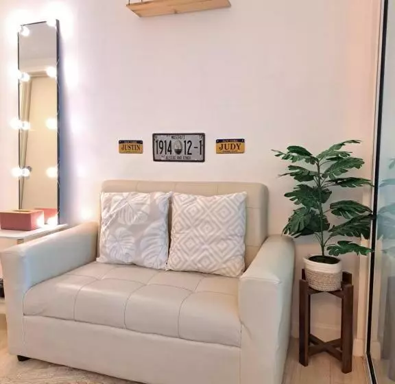 ホテル La Casa Ysabela   Azure Urban Resort Metro Manila Staycation