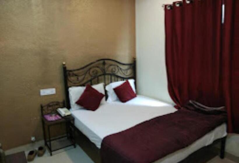 فندق Preetam Aurangabad