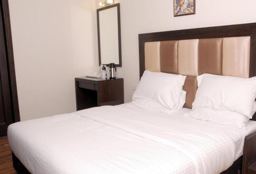 Hotel Prems Paradise