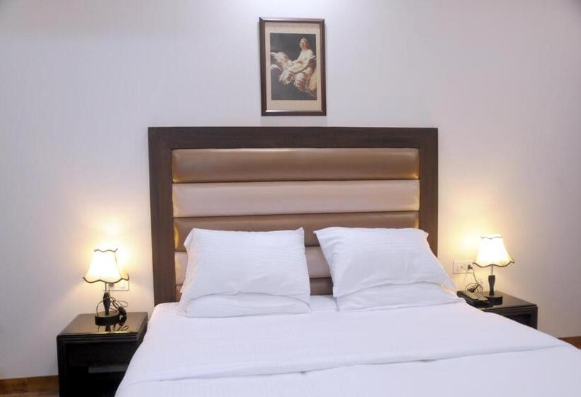 Hotel Prems Paradise