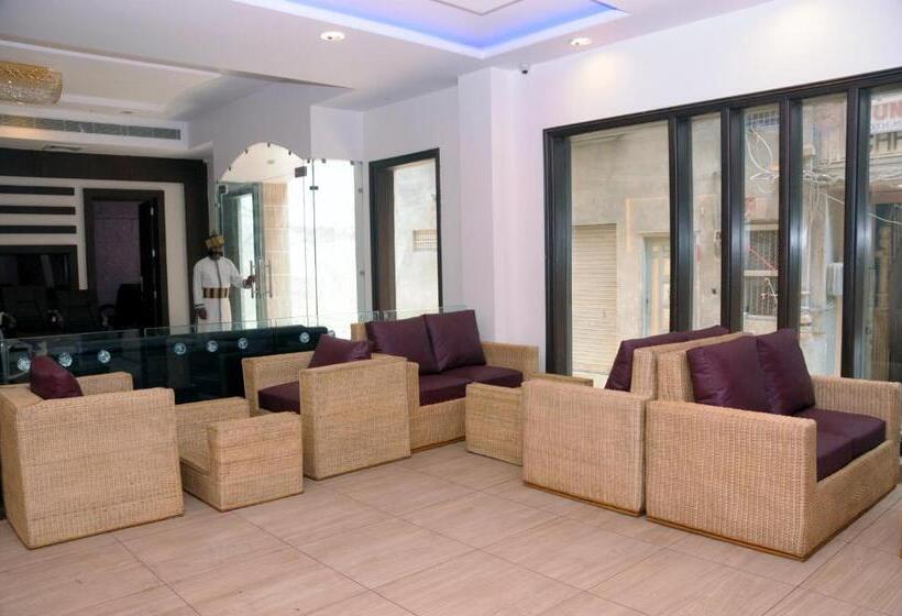 Hotel Prems Paradise