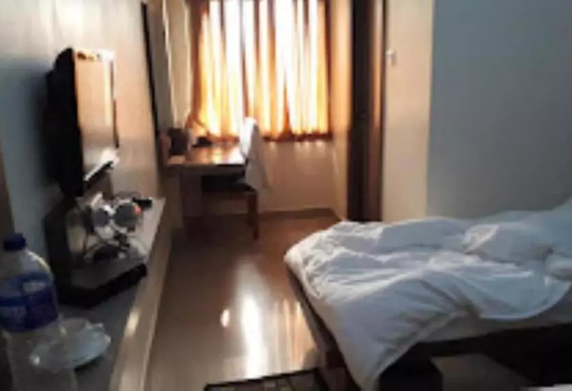 ホテル Saraswati Inn,aurangabad