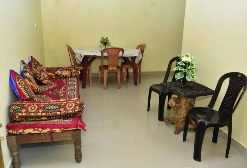 ペンション Eshwari Cottage